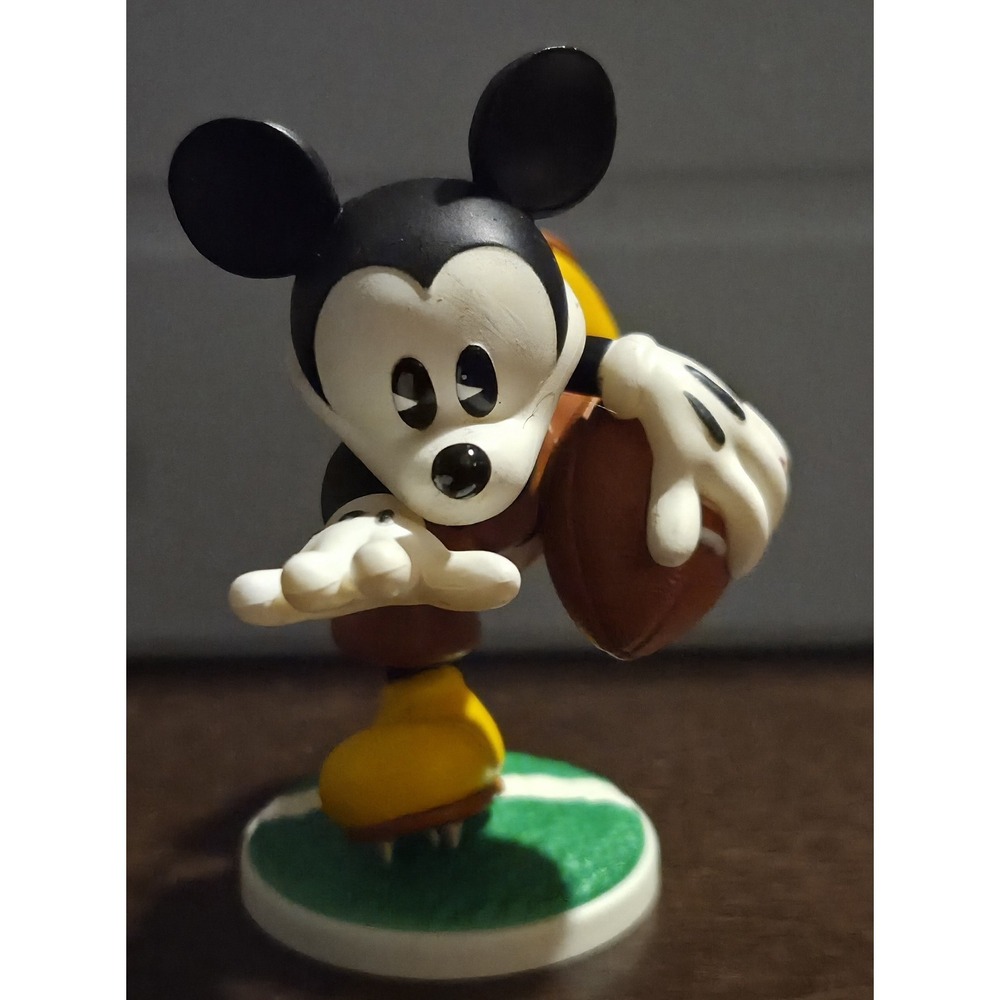 Hallmark Keepsake 2016 Disney "Touchdown Mickey 1932" Ornament